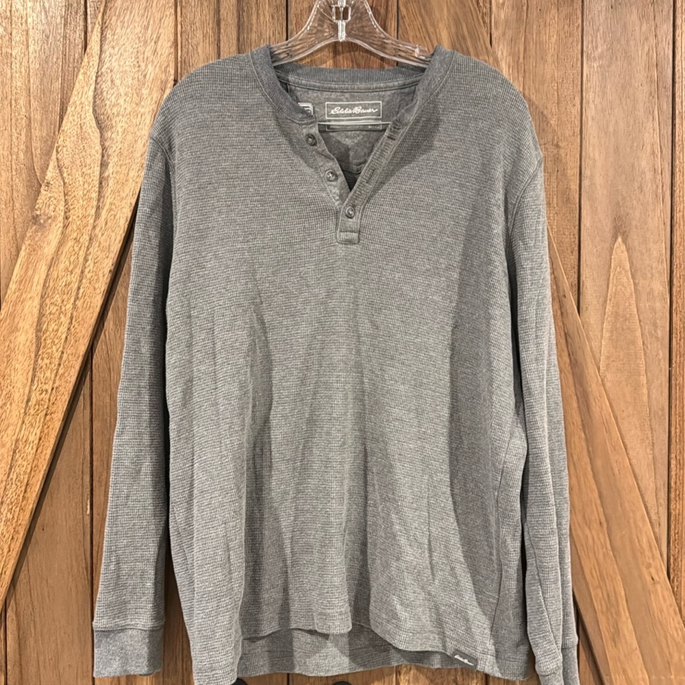 Eddie Bauer Men’s thermal Henley gray size M
